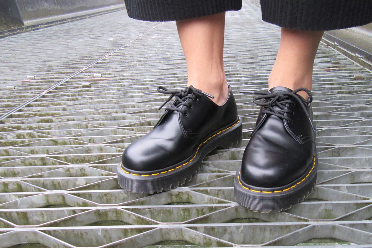D stockage Dr. Martens jusqu 46 sur Dr. Martens